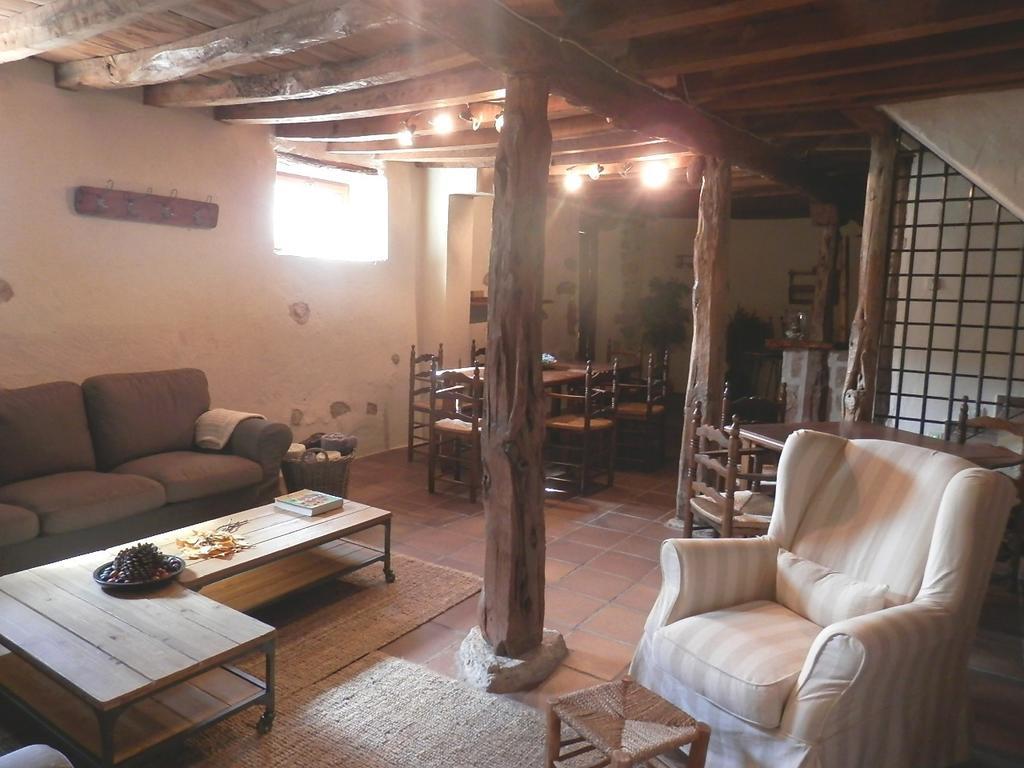 Affittacamere La Casona De Castilnovo - Gay Men Only Valdesaz Esterno foto